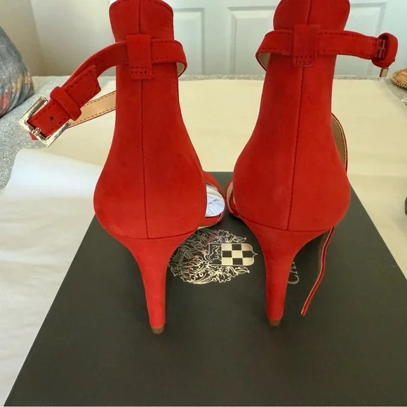 NIB Vince Camuto Orangy Red Strappy Heels Sz 8.5 - Picture 4 of 8